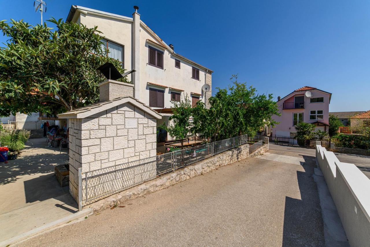 Apartman Maslina Шибеник Экстерьер фото