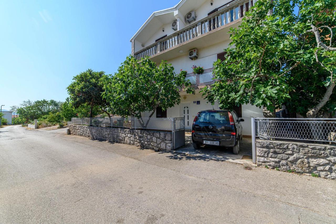 Apartman Maslina Шибеник Экстерьер фото